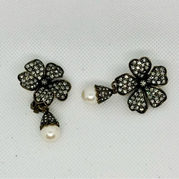 Vintage Rhinestone Pearl Drop Clover Clip-On Earrings, Lucky Charm Jewelry - Picture 10 of 10